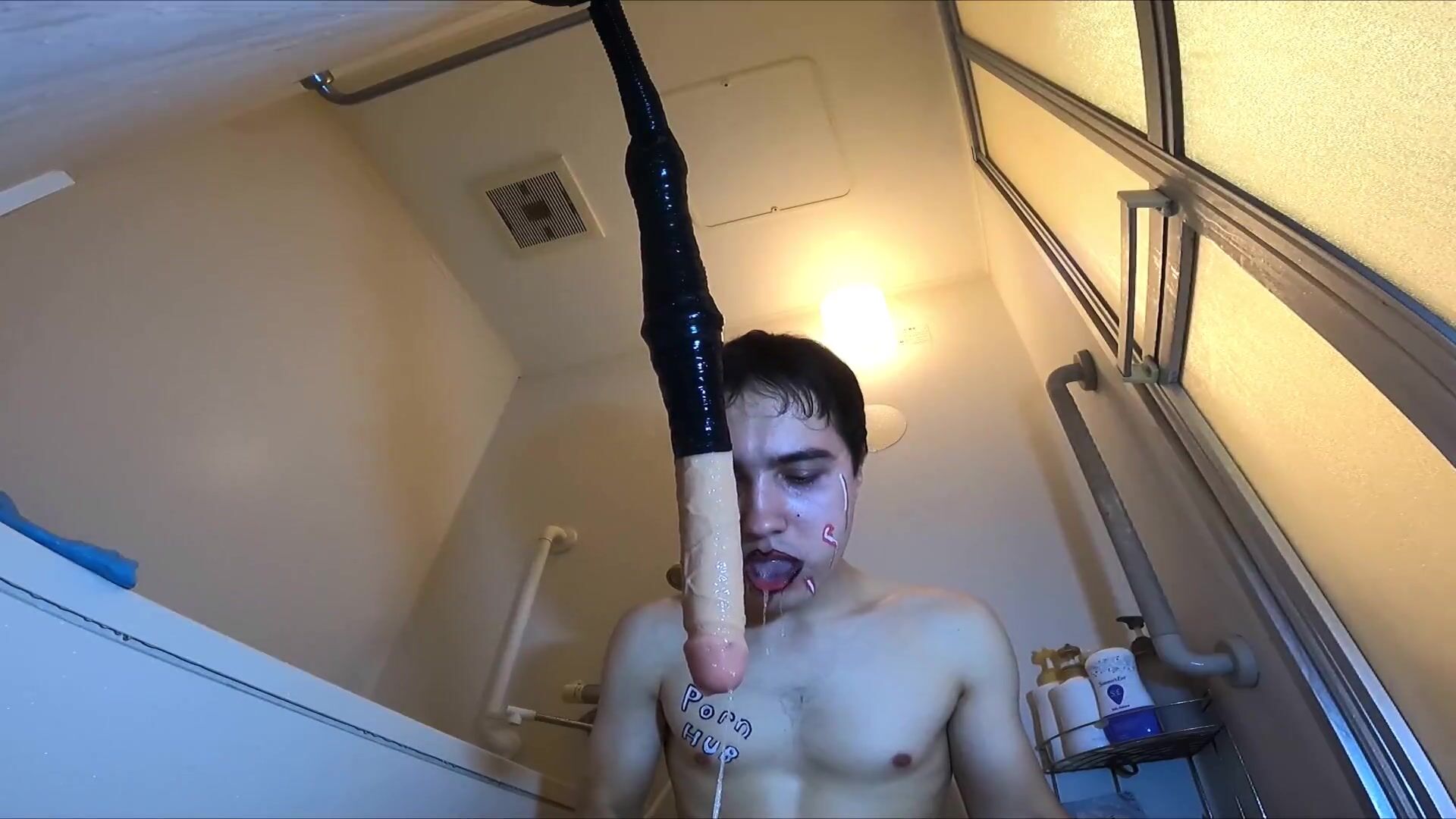 Кеңседе қаншықтар үлкен сиськилерімен жігітті жынды етеді Үйсіздер блять